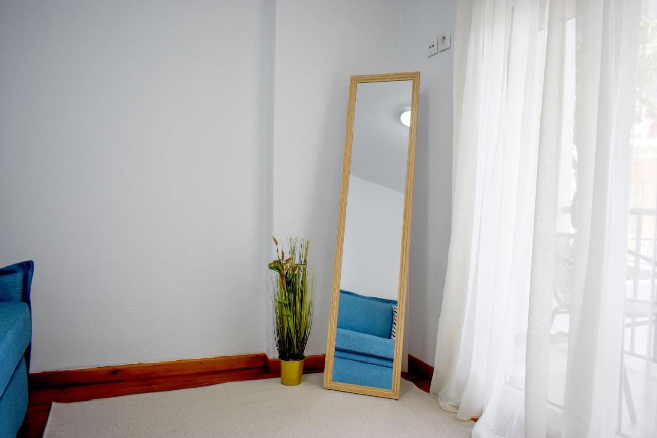 La Maison Plakes 3 Bdr Apt Skiathos Town Exterior photo