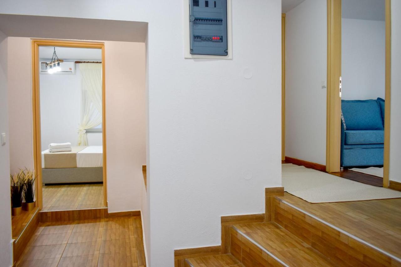 La Maison Plakes 3 Bdr Apt Skiathos Town Exterior photo